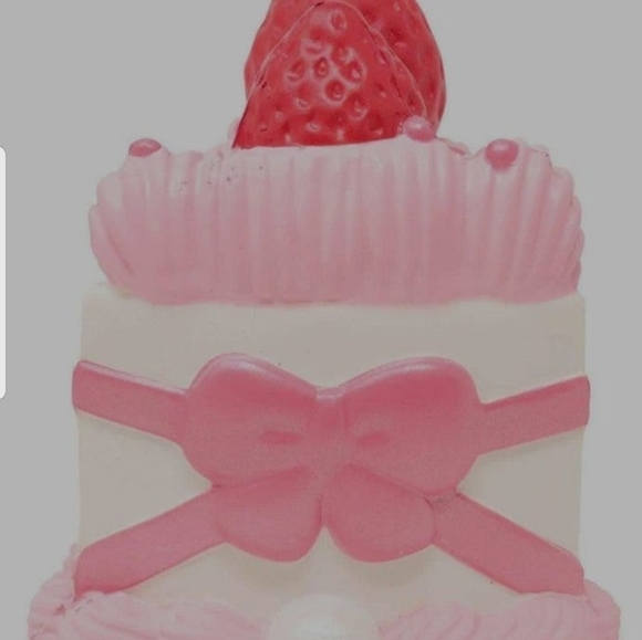 Jumbo strawberry shortcake plush - Picture 3 of 3